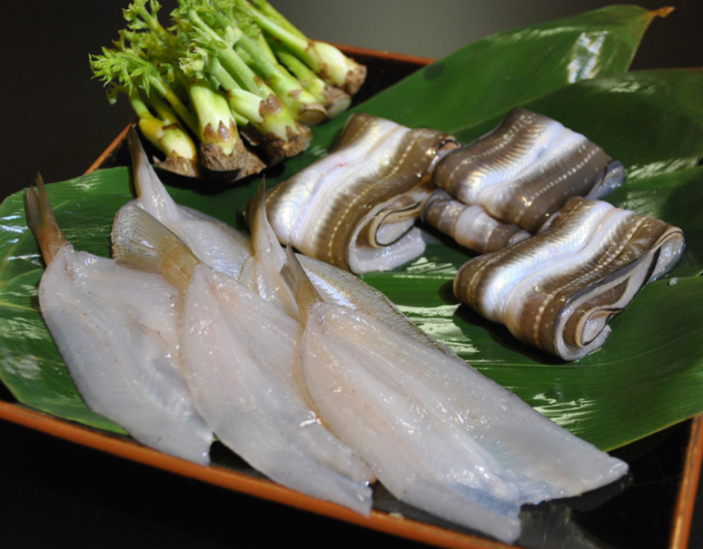 明日の朝市 築地蔵立のおまかせ 天ぷらセット 3 4人前 冷蔵 翌日お届けできる地域限定 うまいもんの取り寄せ 産直品 グルメギフト